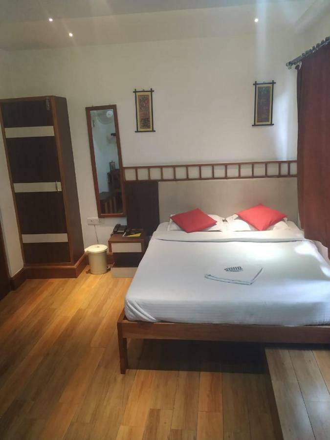 Hotel Shaurya Inn シロン エクステリア 写真